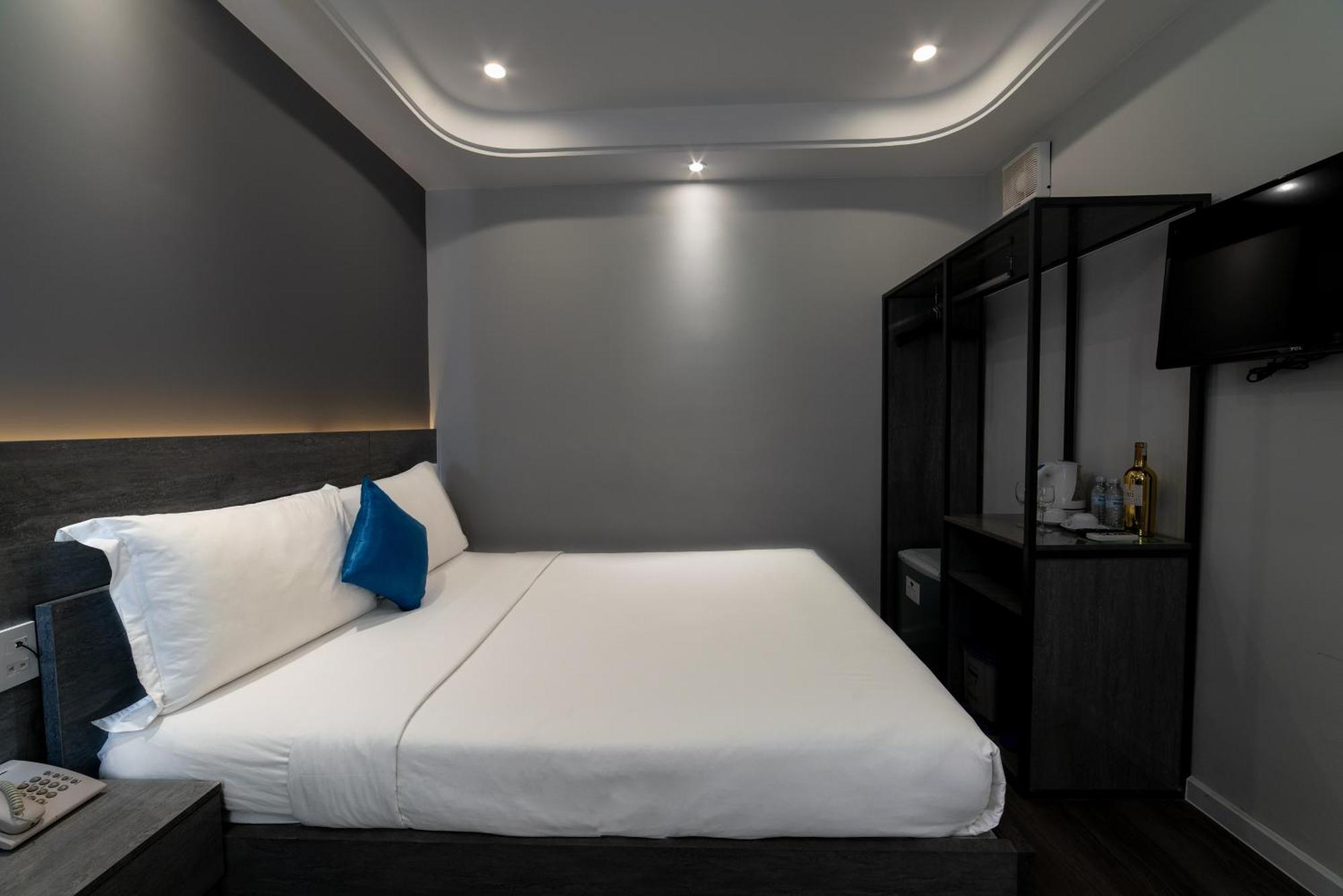 Ruby Saigon Hotel - Ben Thanh Хошимин Екстериор снимка