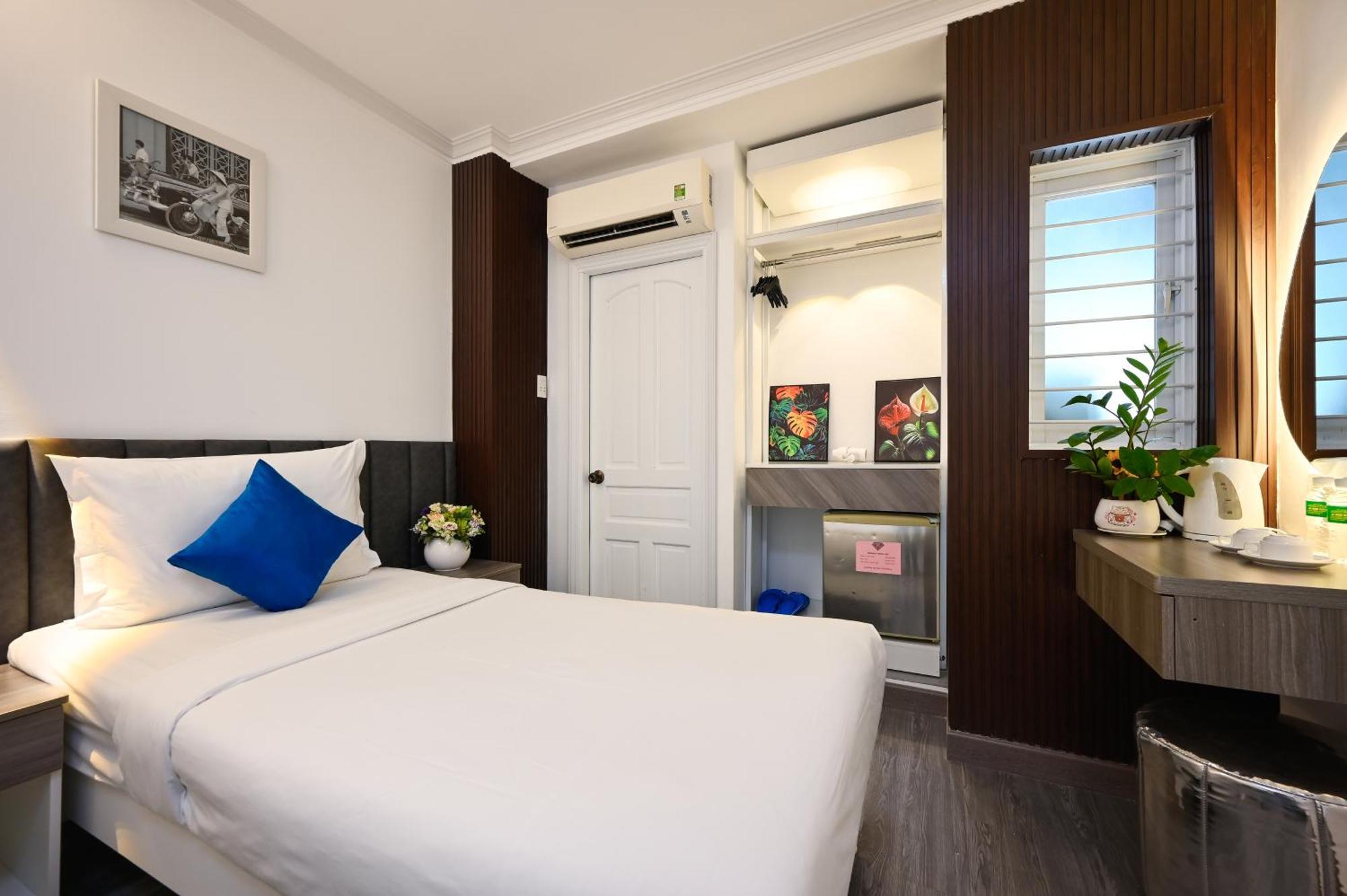 Ruby Saigon Hotel - Ben Thanh Хошимин Екстериор снимка
